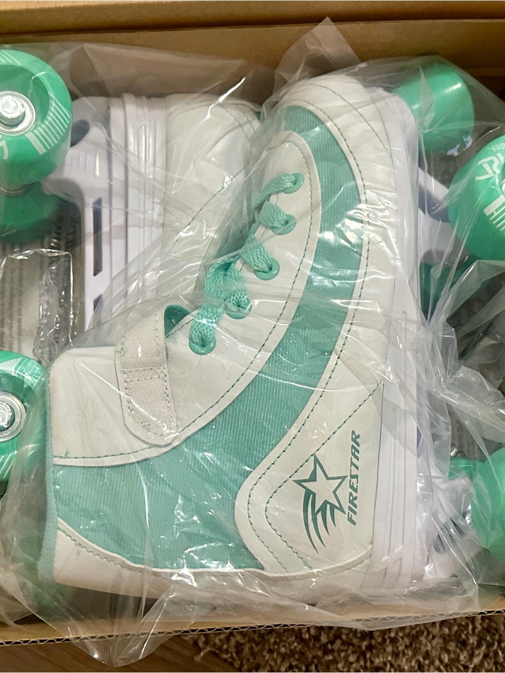 Kids Mint & White Size 4 Roller Derby High-Top Roller Skate Sneakers Firststar